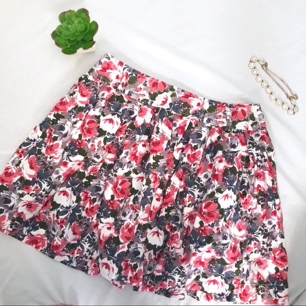 Floral Skirt Pleated with Belt Loops Circle Medium